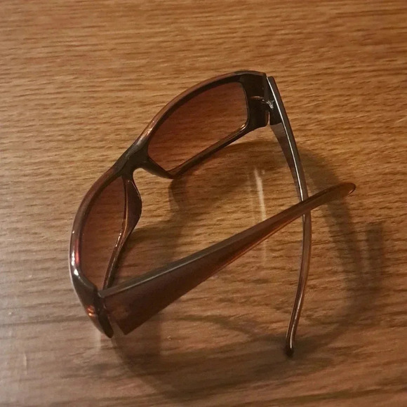 Fashion Sunglasses | One Size | Brown | Gently worn | No visible scratches - Picture 4 of 7